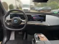 BMW iX xDrive50 Elektro AHK Pano Sitzklima HK Laser