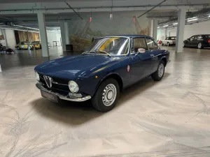 Alfa Romeo GT 1300 Junior*Note 2