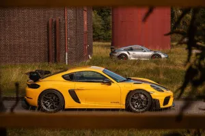 Porsche 718 Cayman GT4 RS * 1. Hand / Approved 