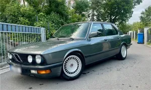 BMW E28 528i