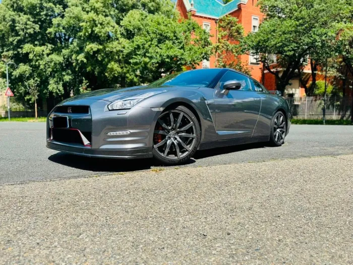 Nissan GT-R