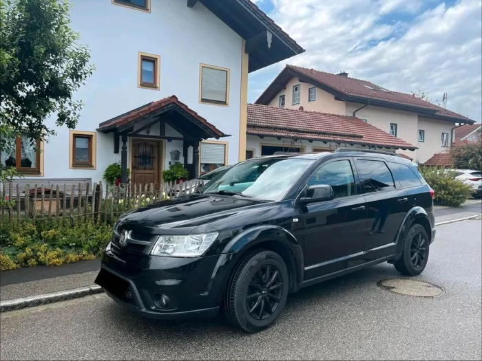 Fiat Freemont TÜV/Zahnriemen neu 7 Sitze