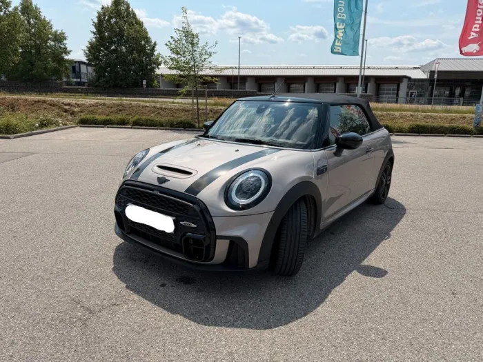 MINI Cooper S Cabrio - John Cooper Works Trim 