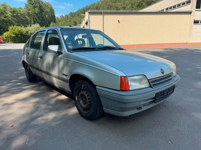 Opel Kadett E 1,4i Beauty Schiebedach ZV