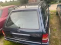 Mercedes-Benz 4  Mercedes Oldtimer , aus dem scheune Fun...