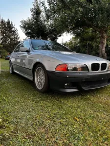BMW E39 523i