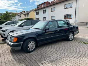 Mercedes-Benz E 230 (W124) Oldtimer H Kenn...