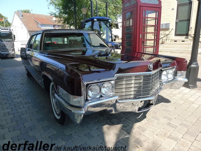 Cadillac Fleetwood Brougham