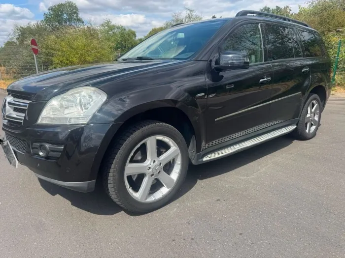 Mercedes-Benz Mercedes GL 320 CDI - 7 Sitzer