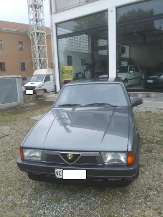 Alfa Romeo ALFA ROMEO 75 1.6