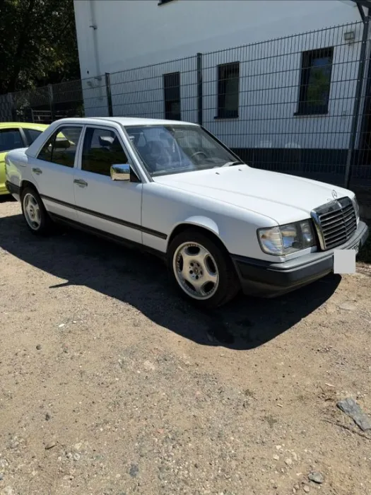 Mercedes-Benz E 260