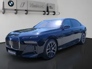 BMW i7 xDrive60 Limousine Executive Lounge Massag B&
