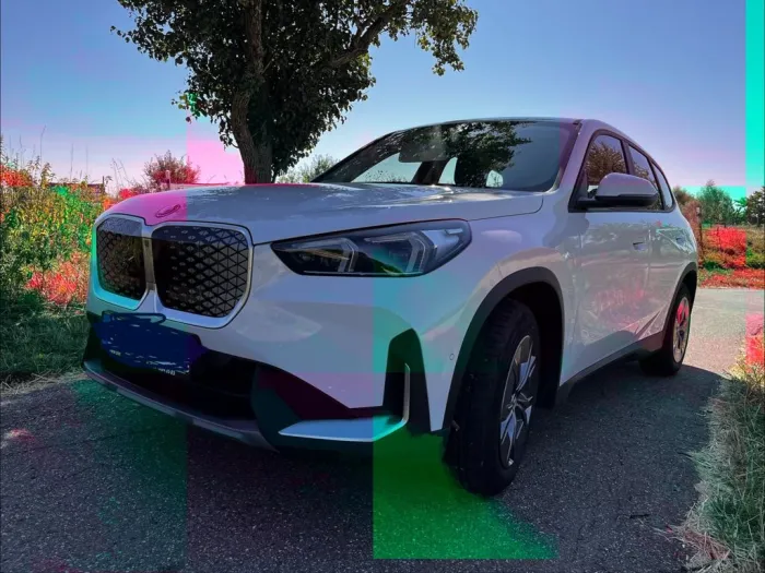BMW iX1eDriv20-AHK,SR+WR,DHB,LED,Sportsitze,Serv.neu