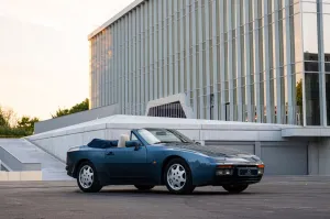 Porsche 944