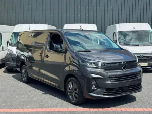 Citroën Jumpy Kasten XL/L3 *Klima*Temp.*Holz*LED*AHK