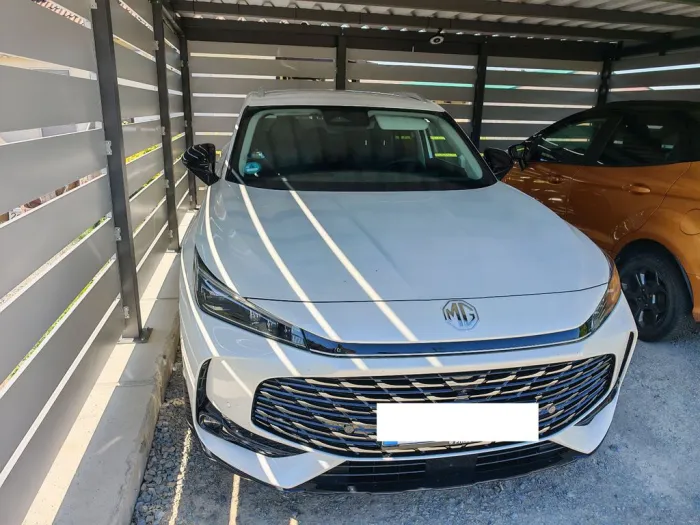 MG EHS 1.5 T PHEV Luxury 