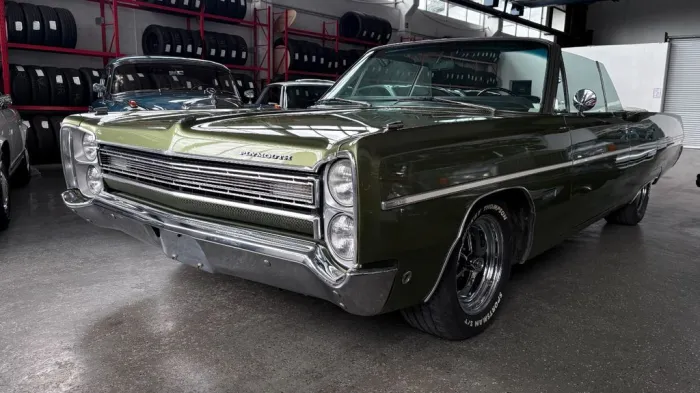 Plymouth Fury III Convertible 383 Big Block