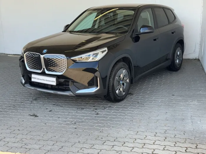 BMW iX1 xDrive30 Navi.LED.AHK.RüKam.DAB.Sitzhz