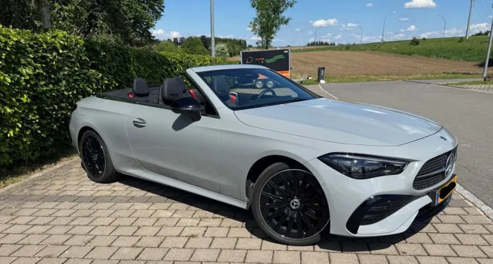 Mercedes-Benz CLE 300 4MATIC Cabriolet AMG Line