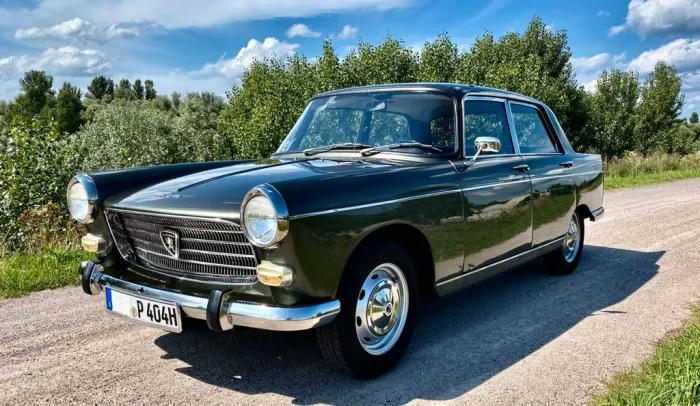 Peugeot 404