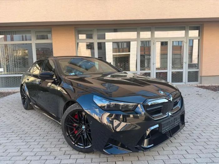 BMW M5 Limousine Basis