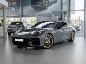 Porsche Panamera GTS 368kW / 500hp 