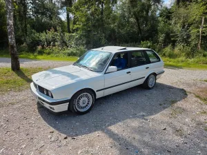 BMW E30 328 Touring M52B28