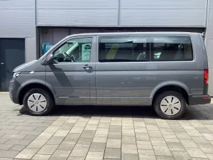 Volkswagen T6.1 Kombi TDI 9-Sitzer+AHK+Navi+PDC+Sitzheizung