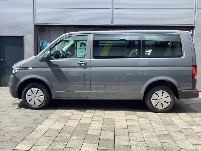 Volkswagen T6.1 Kombi TDI 9-Sitzer+AHK+Navi+PDC+Sitzheizung