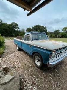 Ford F250 Camper Special V8 Pickup