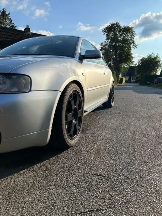 Audi S3 1.8T quattro -