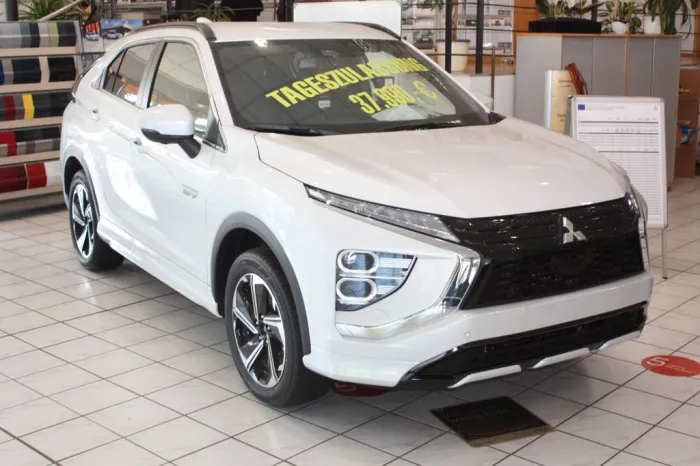 Mitsubishi Eclipse Cross Plus Select Hybrid 4WD