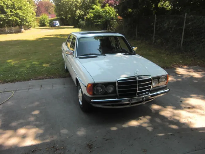 Mercedes-Benz DB 240D W123 H-Kennz.