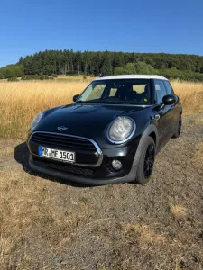 MINI Cooper D 5-Türer - 8-fach bereift - TÜV neu