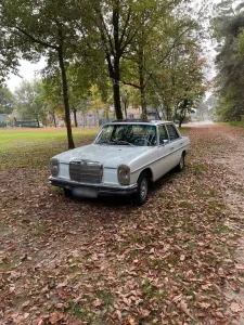 Mercedes-Benz Mercedes Benz W114 280E / Strich 8, umfang...