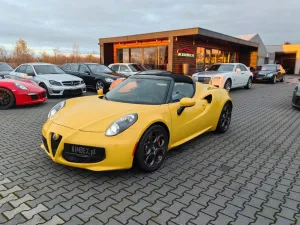 Alfa Romeo 4C Spider 1 Hand Voll CARBON wie NEU +4C LTD da