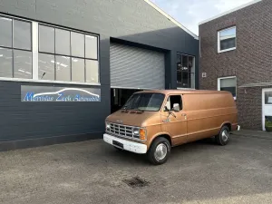 Dodge Ram Van 250 Custom * Survivor im Erstlack *