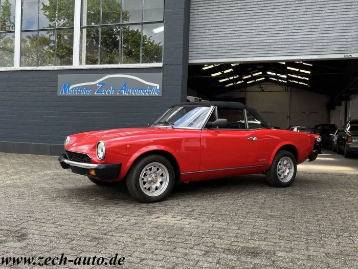 Fiat 124 DS Spider Pininfarina * Leder *