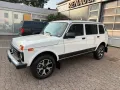 Lada Niva Luxus Klima 5 Türer, Mike Sanders