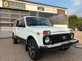 Lada Niva Luxus Klima 5 Türer, Mike Sanders