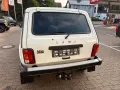 Lada Niva Luxus Klima 5 Türer, Mike Sanders