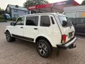 Lada Niva Luxus Klima 5 Türer, Mike Sanders