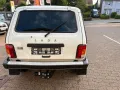 Lada Niva Luxus Klima 5 Türer, Mike Sanders