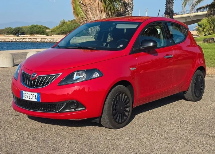 Lancia Ypsilon 1.0 FireFly 5 porte S&S Hybrid Ec