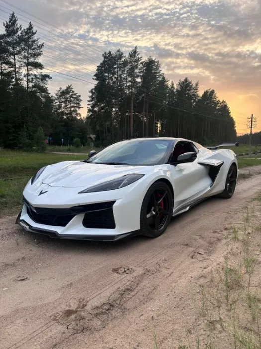 Corvette C8 E-ray 3LZ 4x4 Hybrid 0-100 2.4sec 655HP