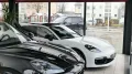 BMW i7 xDrive 60 M Sport-THEATRE-TV-SKY-Lounge-B&W-