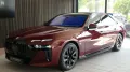 BMW i7 xDrive 60 M Sport-THEATRE-TV-SKY-Lounge-B&W-