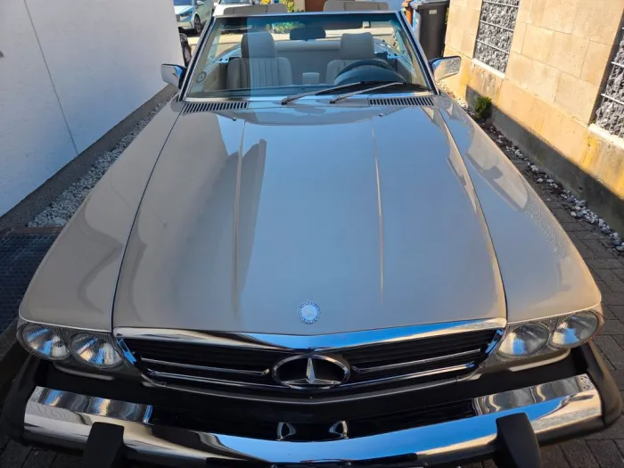 Mercedes-Benz SL 560 Rauchsilber/Beige/126.000km