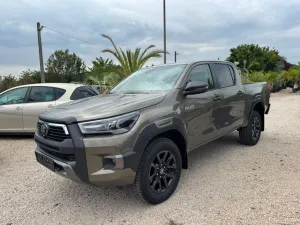 Toyota Hilux INVINCIBLE 2.8 D-4D 4×4 JBL,360Kam,Leder
