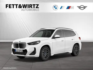 BMW iX1 xDrive30 M Sport-AHK-Pano-Head-Up-H/K